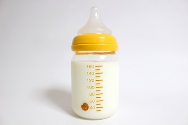 赤ちゃんのミルク